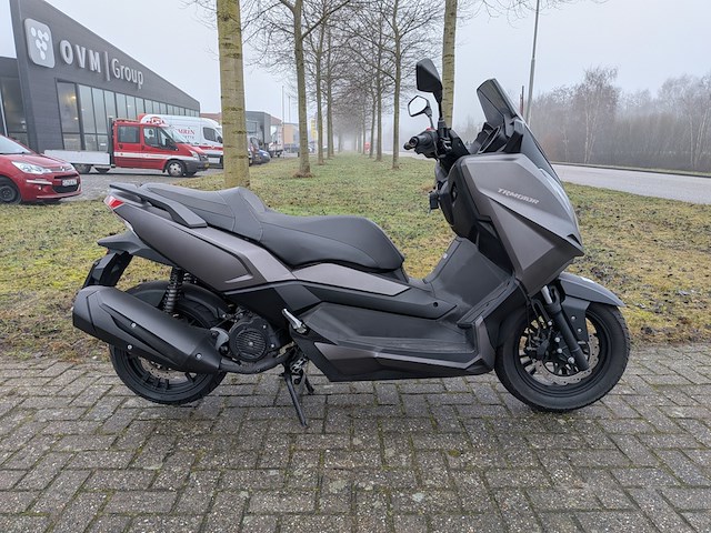 Motorscooter, trmotor, t-10 cl125t, 2024 - afbeelding 2 van  44