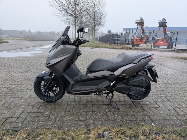Motorscooter, trmotor, t-10 cl125t, 2024 - afbeelding 6 van  44