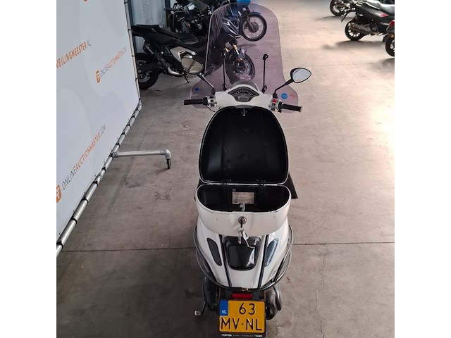 Motorscooter, vespa, sprint 125 abs, 2018 - afbeelding 14 van  14