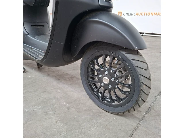 Motorscooter, vespa, sprint, 2019 - afbeelding 2 van  25