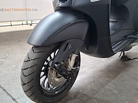 Motorscooter, vespa, sprint, 2019 - afbeelding 3 van  25