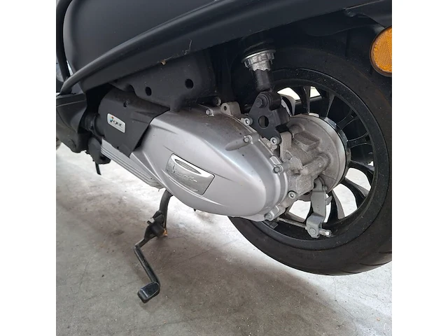 Motorscooter, vespa, sprint, 2019 - afbeelding 4 van  25