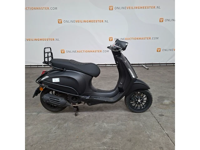 Motorscooter, vespa, sprint, 2019 - afbeelding 1 van  25