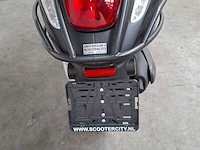Motorscooter, vespa, sprint, 2019 - afbeelding 16 van  25