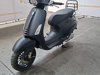 Motorscooter, vespa, sprint, 2019 - afbeelding 20 van  25