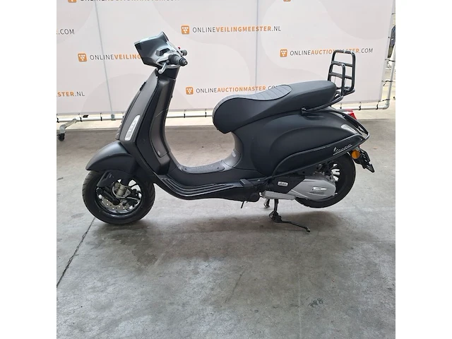 Motorscooter, vespa, sprint, 2019 - afbeelding 21 van  25