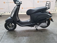 Motorscooter, vespa, sprint, 2019 - afbeelding 21 van  25