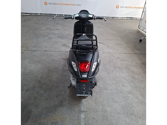 Motorscooter, vespa, sprint, 2019 - afbeelding 23 van  25
