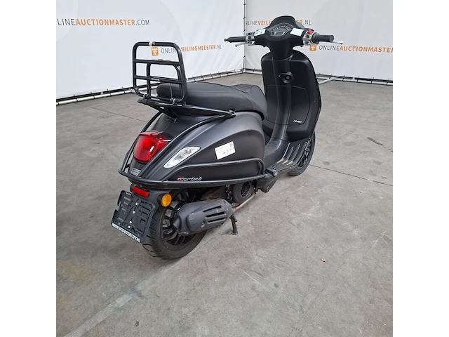 Motorscooter, vespa, sprint, 2019 - afbeelding 24 van  25