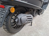 Motorscooter, vespa, sprint, 2019 - afbeelding 25 van  25