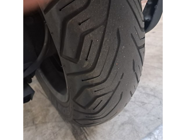 Motorscooter, yamaha, yp400 majesty, 2006 - afbeelding 26 van  32