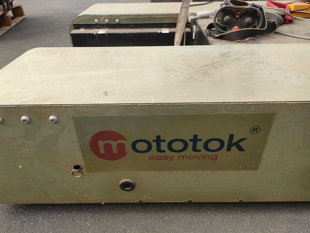 Mototok bestuurbare vliegtuig sleper - afbeelding 5 van  5