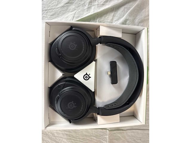 Moulinex blender & braun scheerapparaat & eufy deurbel & steelseries koptelefoon - afbeelding 4 van  5