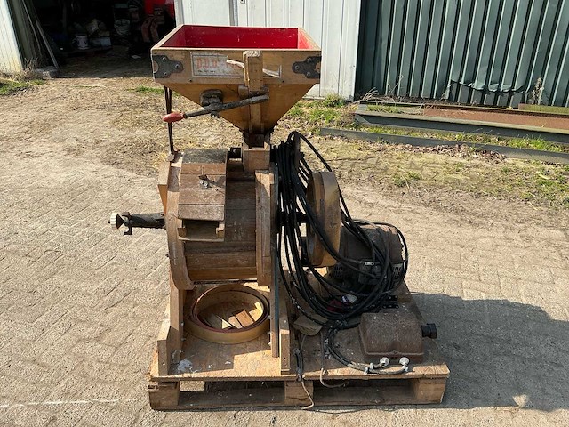 Moulins de ferme d.d.d. d’ypres gib70 graan maal apparaat - afbeelding 3 van  5
