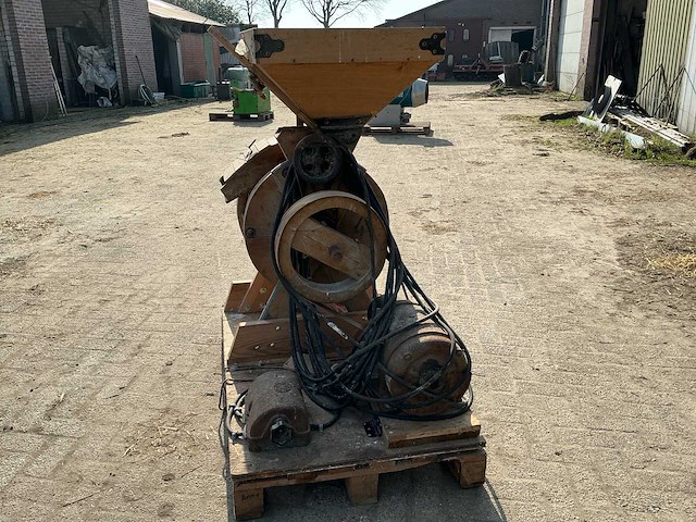 Moulins de ferme d.d.d. d’ypres gib70 graan maal apparaat - afbeelding 4 van  5