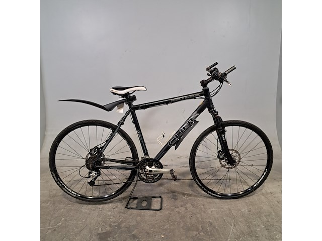 Mountainbike, cube, nature - afbeelding 1 van  14