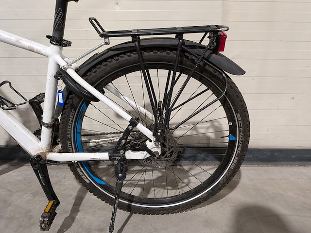 Mountainbike, giant, met onderdelen van o.a. schwalbe & shimano - afbeelding 2 van  14