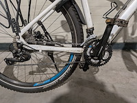 Mountainbike, giant, met onderdelen van o.a. schwalbe & shimano - afbeelding 5 van  14