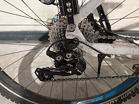 Mountainbike, giant, met onderdelen van o.a. schwalbe & shimano - afbeelding 6 van  14