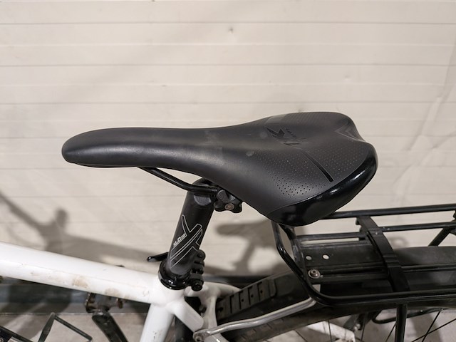 Mountainbike, giant, met onderdelen van o.a. schwalbe & shimano - afbeelding 12 van  14