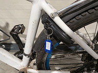 Mountainbike, giant, met onderdelen van o.a. schwalbe & shimano - afbeelding 13 van  14