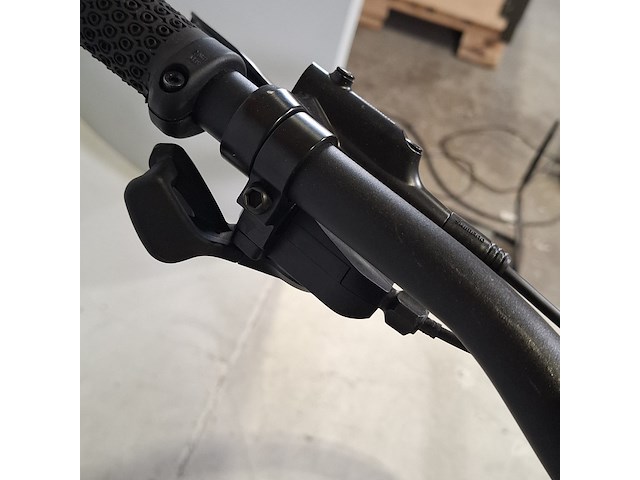 Mountainbike, rockmachine, torrent thirty - afbeelding 9 van  11