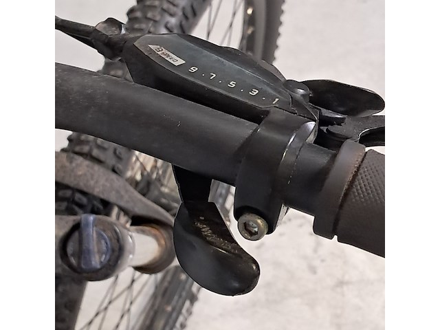 Mountainbike, serious - afbeelding 7 van  10