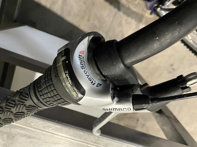 Mountainbike - afbeelding 2 van  10