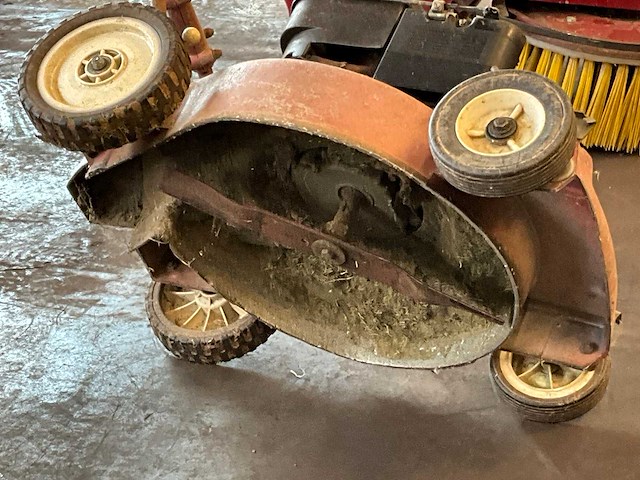 Mountfield m4 grasmaaier - afbeelding 8 van  9