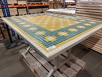 Mozaïek tuintafel op metalen frame - afbeelding 2 van  3