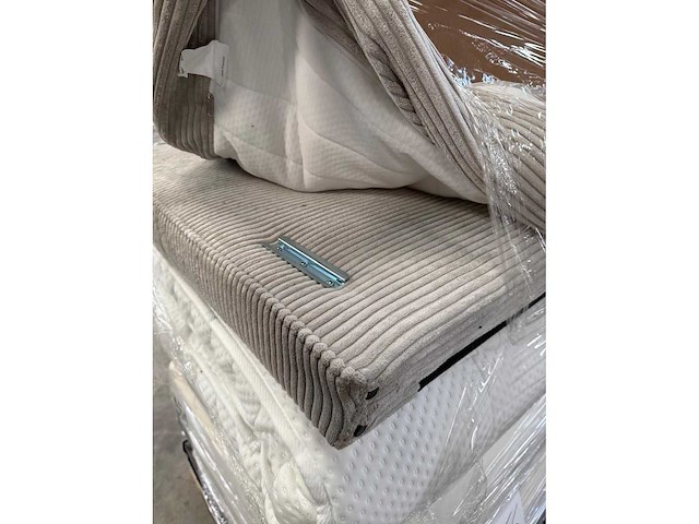 Mozart - premium boxspring - 200 x 200 cm - afbeelding 6 van  9