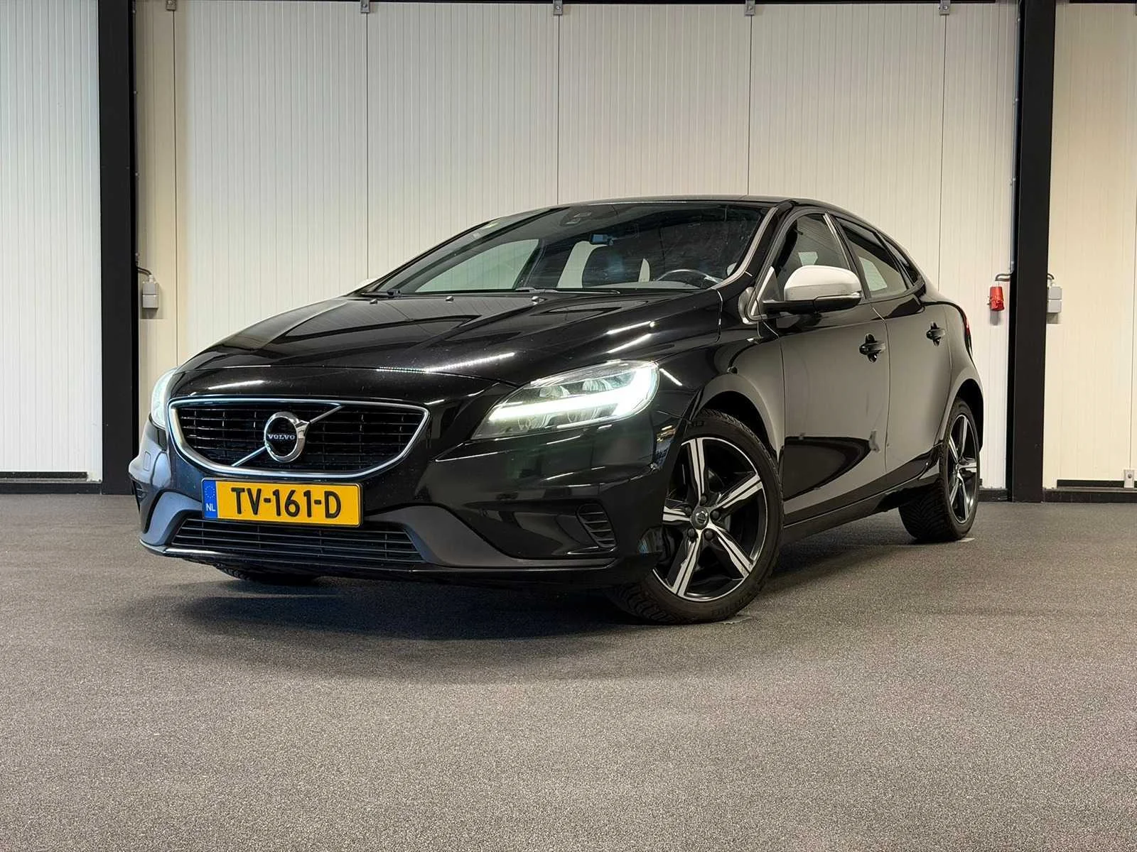 Mr. auction - personen en bedrijfswagens