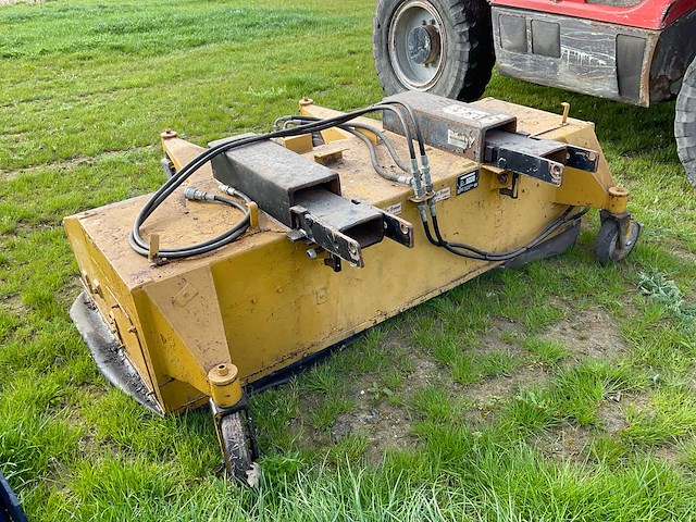 Mre 425 veegmachine - afbeelding 3 van  10