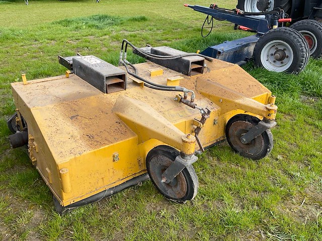 Mre 425 veegmachine - afbeelding 5 van  10