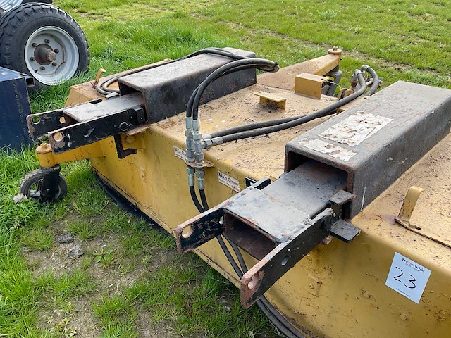 Mre 425 veegmachine - afbeelding 6 van  10