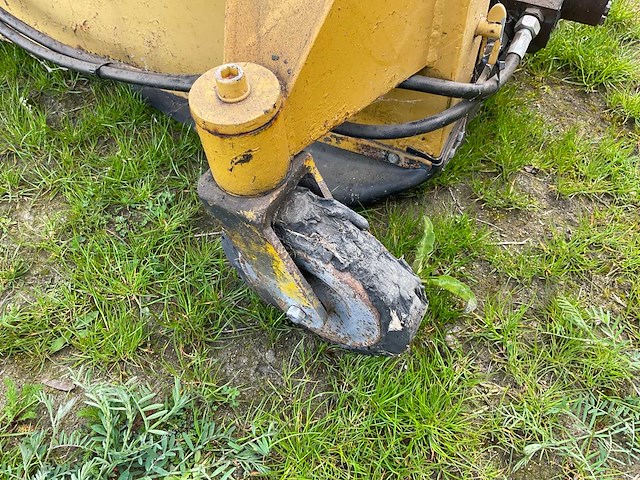 Mre 425 veegmachine - afbeelding 7 van  10