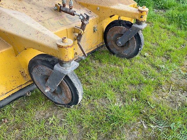 Mre 425 veegmachine - afbeelding 10 van  10