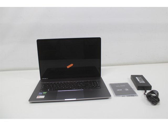 Msi creator z17 a12uhst-230it, 17" qhd+ 165hz notebook qwerty - afbeelding 5 van  6