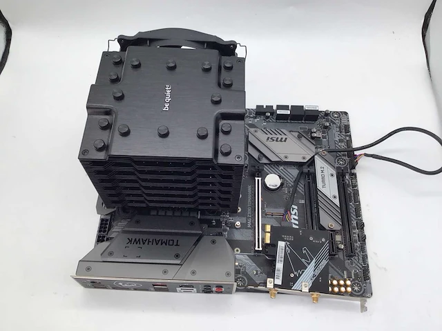 Msi mag z390 moederbord met intel i5 9th gen, be quiet cooler en wifi kaart computeronderdeel - afbeelding 2 van  6