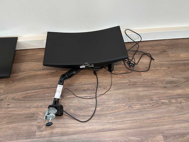 Msi mag322cqr monitor - afbeelding 1 van  4