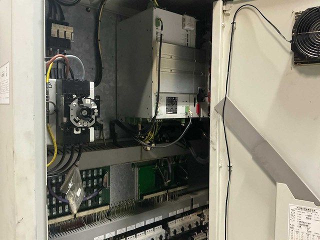 Mt cut - 2011 - v110 - verticale machinecentra - afbeelding 3 van  12