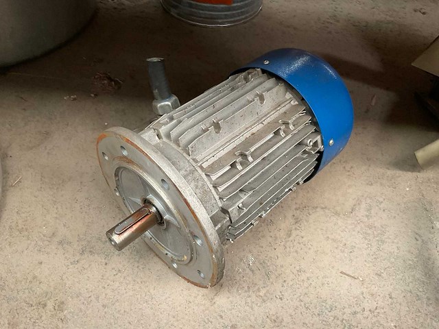 Mt tn90lb /4 b5 inductiemotor - afbeelding 1 van  3
