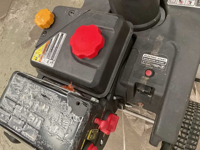 Mtd gold 21” 208cc snow blower - afbeelding 4 van  7