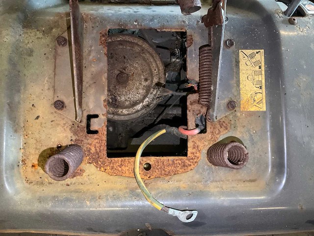 Mtd white l-130 zitmaaier - afbeelding 4 van  5