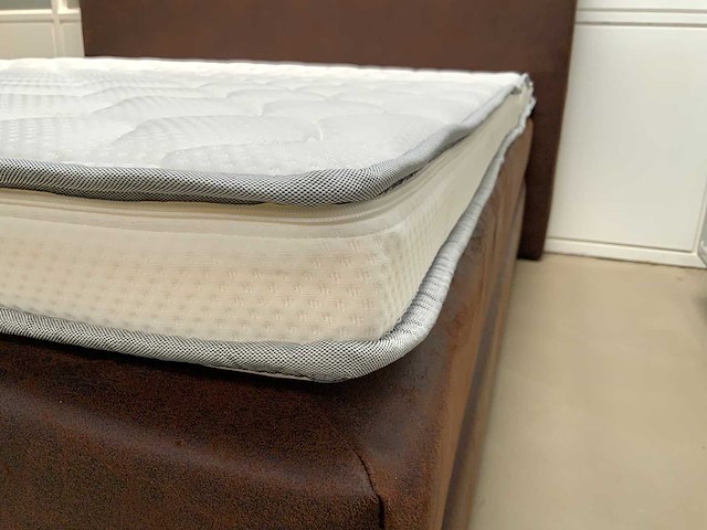 Mtf koudschuim topper 180x210 cm - afbeelding 8 van  10