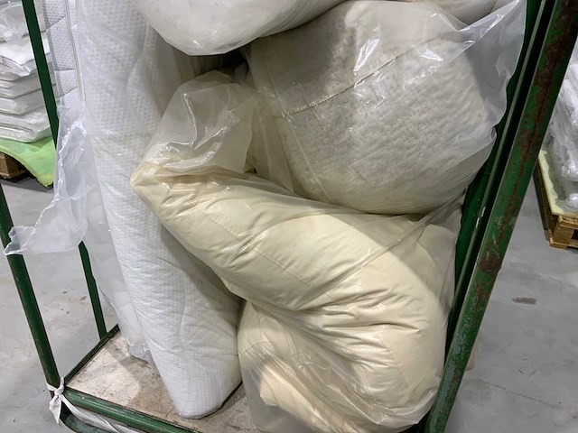 Mtf o.a. set retour toppers / matras / nasa kussen (7x) - afbeelding 6 van  10