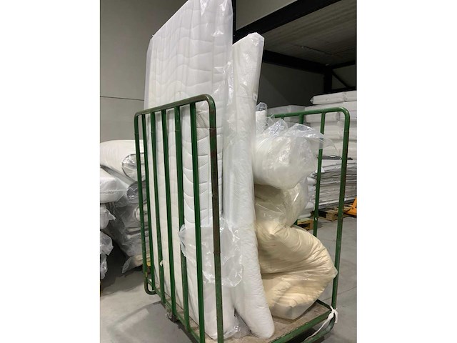 Mtf o.a. set retour toppers / matras / nasa kussen (7x) - afbeelding 7 van  10