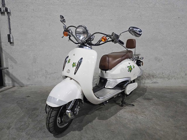 Mtl - snorscooter - e-classic - elektrische 25km uitvoering d415vx - afbeelding 3 van  8