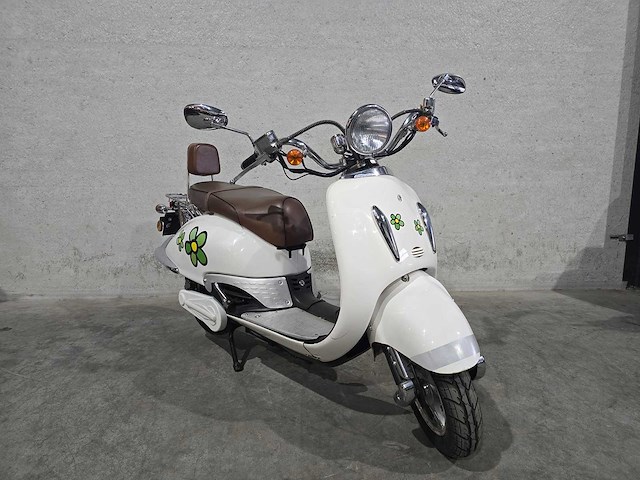 Mtl - snorscooter - e-classic - elektrische 25km uitvoering d415vx - afbeelding 4 van  8