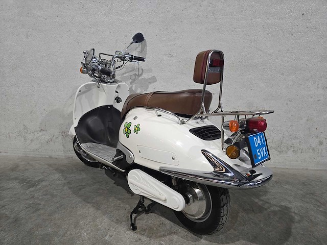 Mtl - snorscooter - e-classic - elektrische 25km uitvoering d415vx - afbeelding 3 van  8